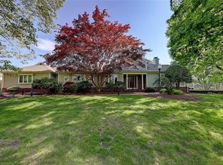 46 Eagle Dr, North Kingstown, RI 02852