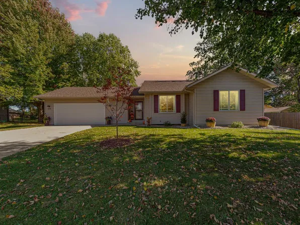 1404 Lockwood Dr, Northfield, MN 55057