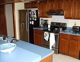 2nd image of 1083 E Lombardy Dr