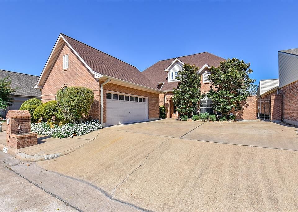 1st image of 2818 Lake View Dr