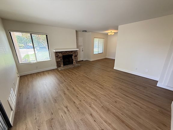 5th image of 2945 Deacon St Unit 43