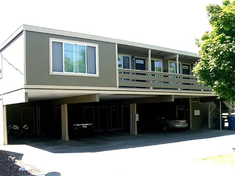 2122 D St #1 — Photo 3