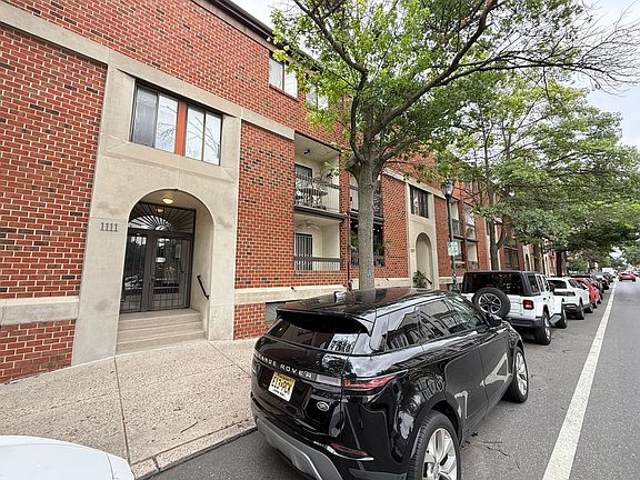 5th image of 1111 South St APT B