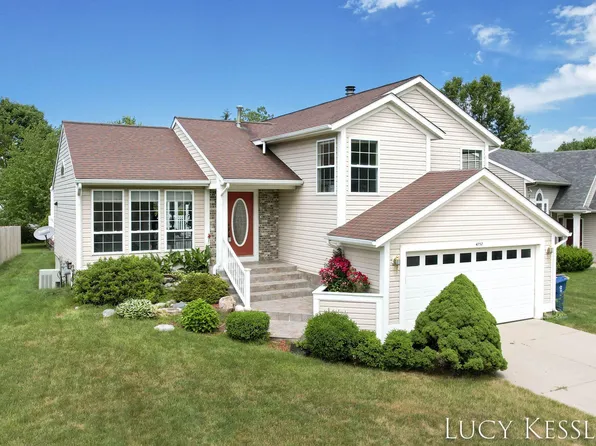 4752 Meadow Lake Dr SE, Kentwood, MI 49512