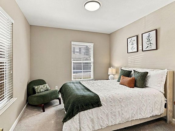5th image of 367 Marble Arch Ave