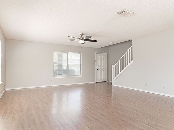 4th image of 15839 Tampke Pl
