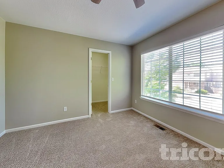 4836 Ireland Ct — Photo 13