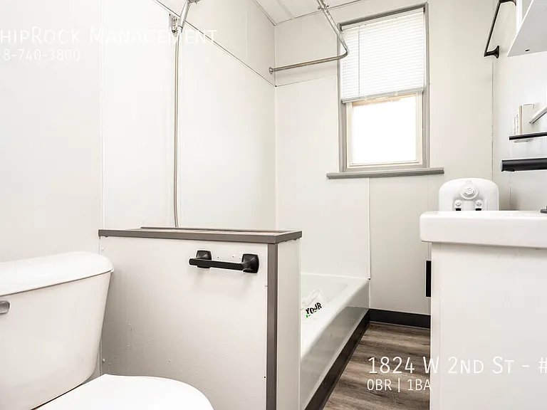 1824 W 2nd St #G — Photo 10