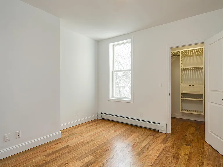 33 Hancock Ave #3R — Photo 8