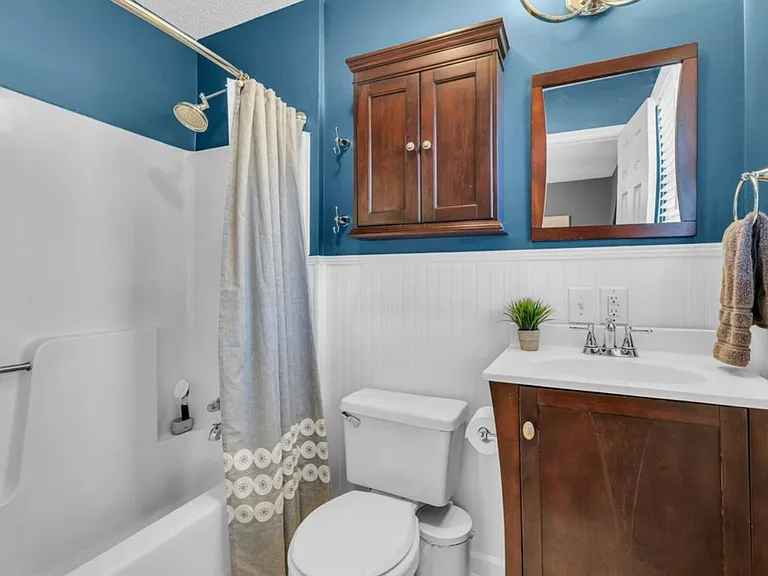 16 Laurel Dr — Photo 6