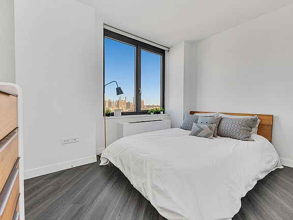 3rd image of 250 E Houston St #10C
