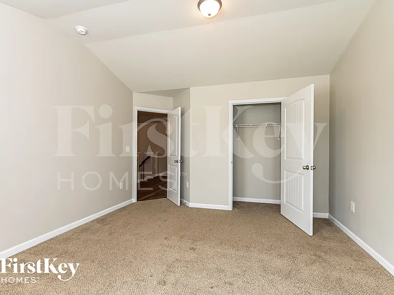 145 Janney Cir — Photo 9