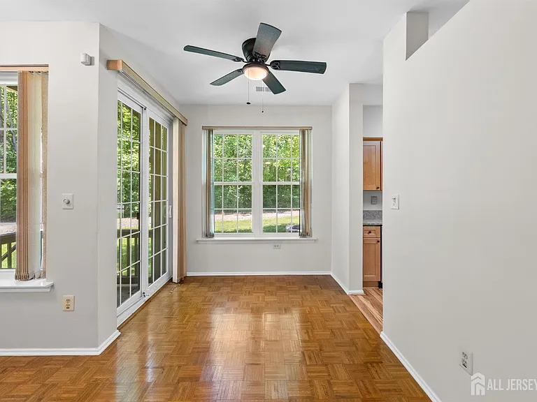 6111 Cedar Ct — Photo 7