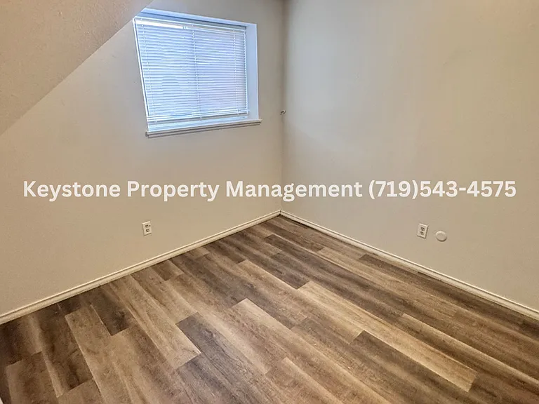 Charming Townhome in Pueblo West Comfortable & Convenient Living $1300/$1300 — Photo 7