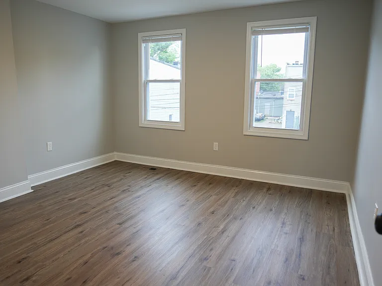 418 Freeman St — Photo 9
