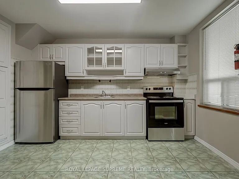 367 Westmoreland Ave N #MAIN — Photo 4