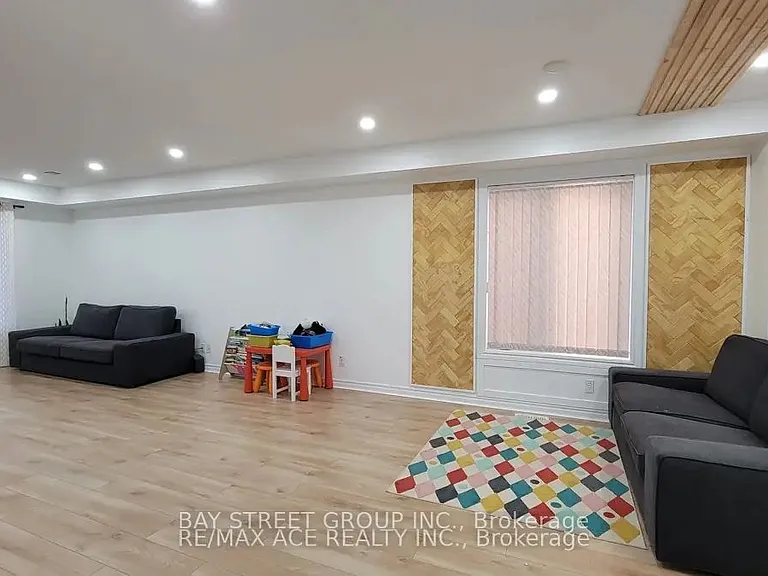 2452 Steeplechase St — Photo 4