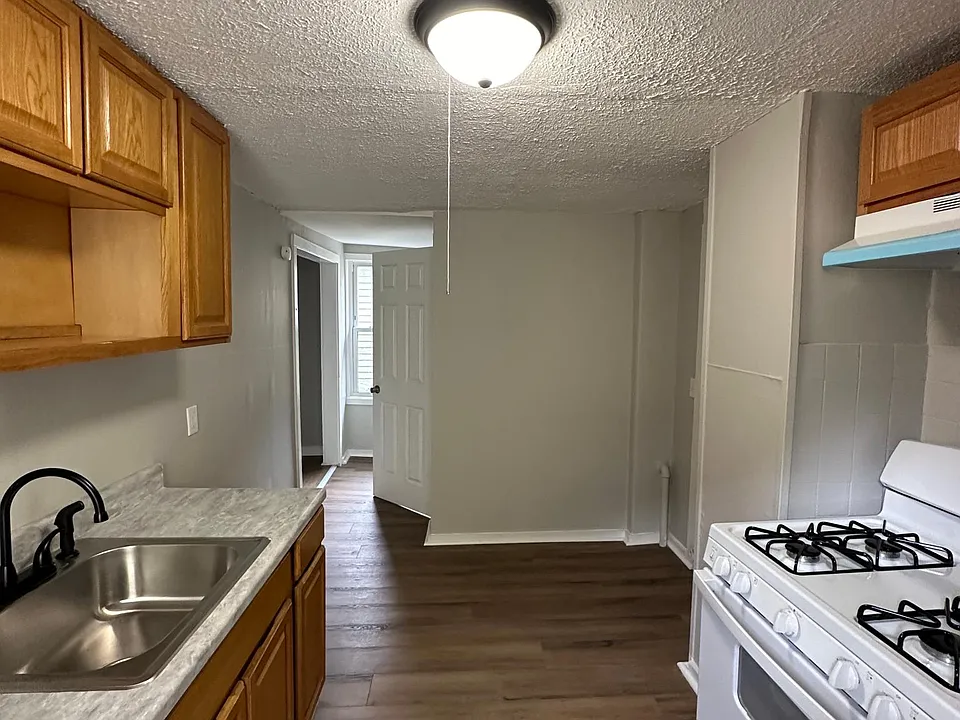24 Dickerman St #2