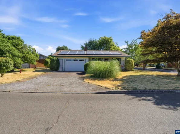 1404 Umpqua Rd, Woodburn, OR 97071