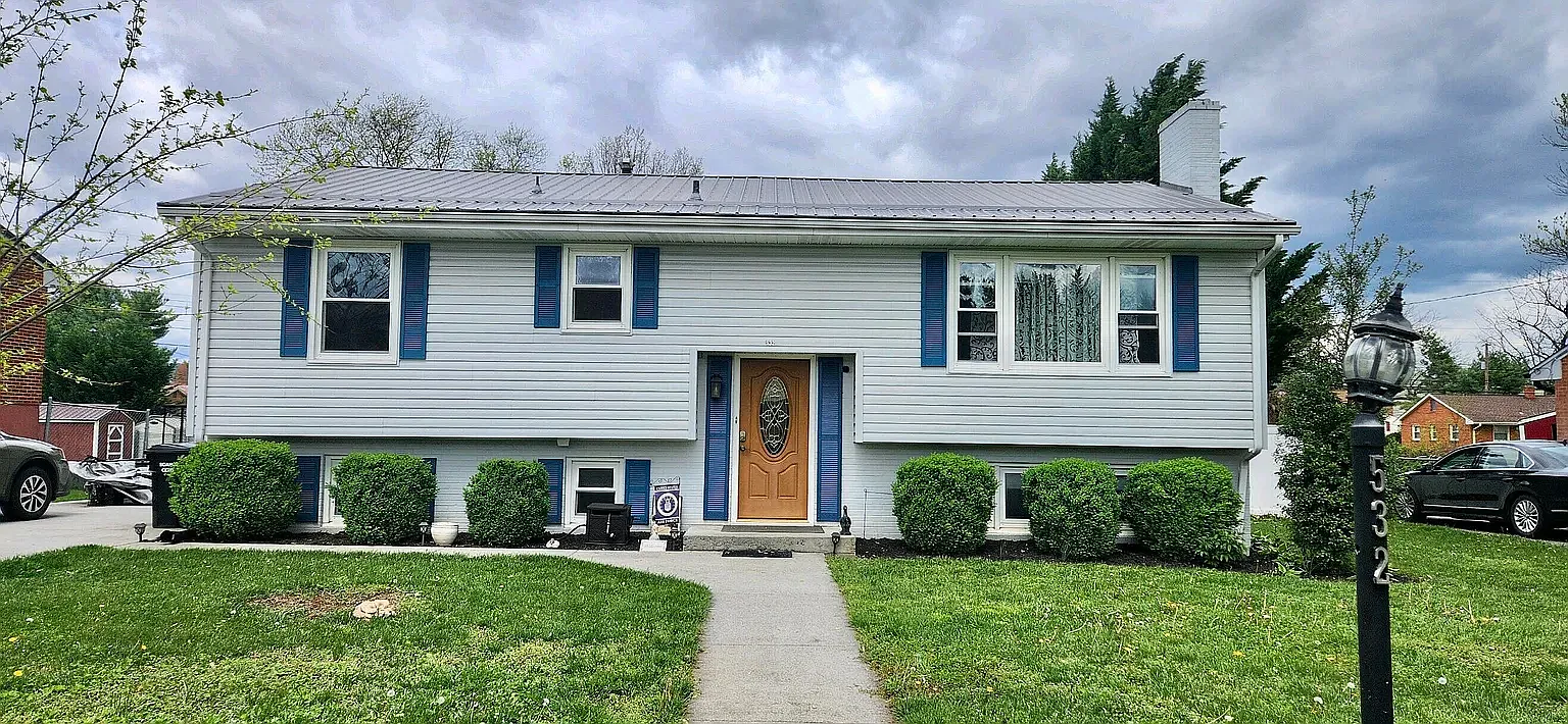 4 bed, 2135 sqft, $2,600 — Photo 1