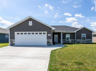 706 Addie Ln, Centralia, MO 65240