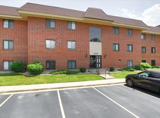 2325 S Main St APT 1A, Lombard, IL 60148