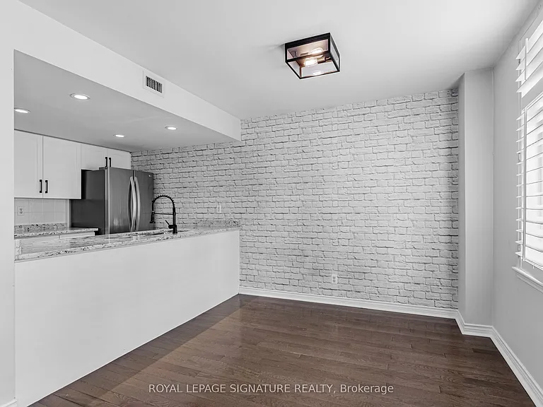 100 Redpath Ave #23 — Photo 10
