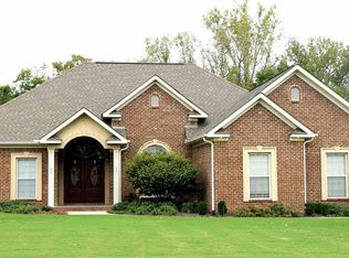 71 Little Creek Cir, Decatur, AL 35603