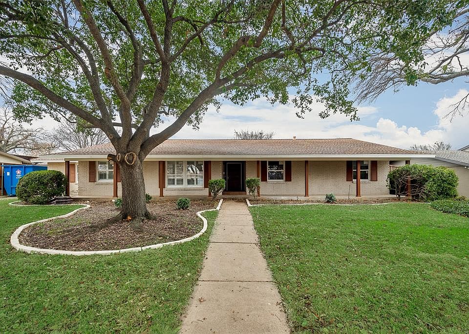 1st image of 3919 Port Royal Dr