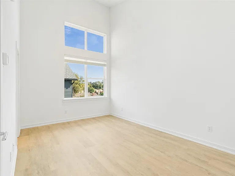 6012 Hudson St #3 — Photo 13