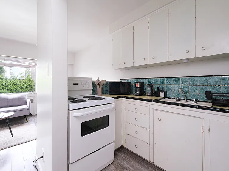 1540 Haro St — Photo 18