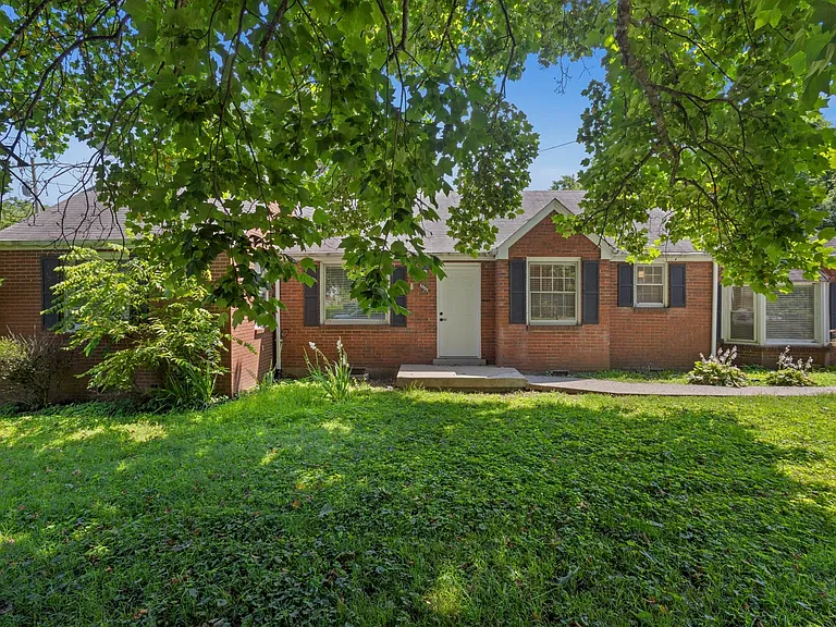 1001 Horseshoe Dr — Photo 4