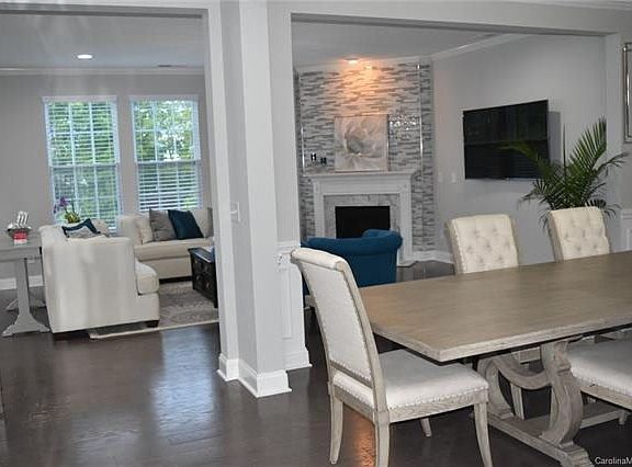 3rd image of 164 Blossom Ridge Dr