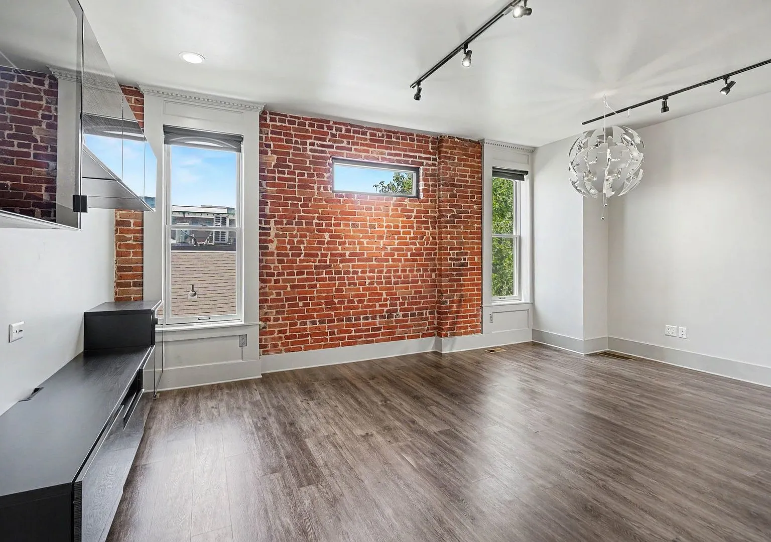 Fully Renovated Victorian Townhome in Curtis Park/RiNo | Walk to Dining, Parks & Downtown — Photo 4