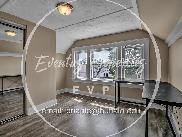153 Winspear Ave #2 — Photo 12