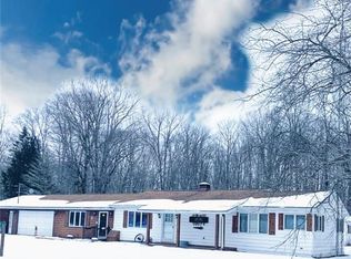 4296 Mapleton St, Jamestown, PA 16134