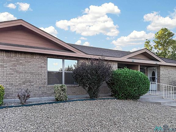 2nd image of 2102 Clover Ln