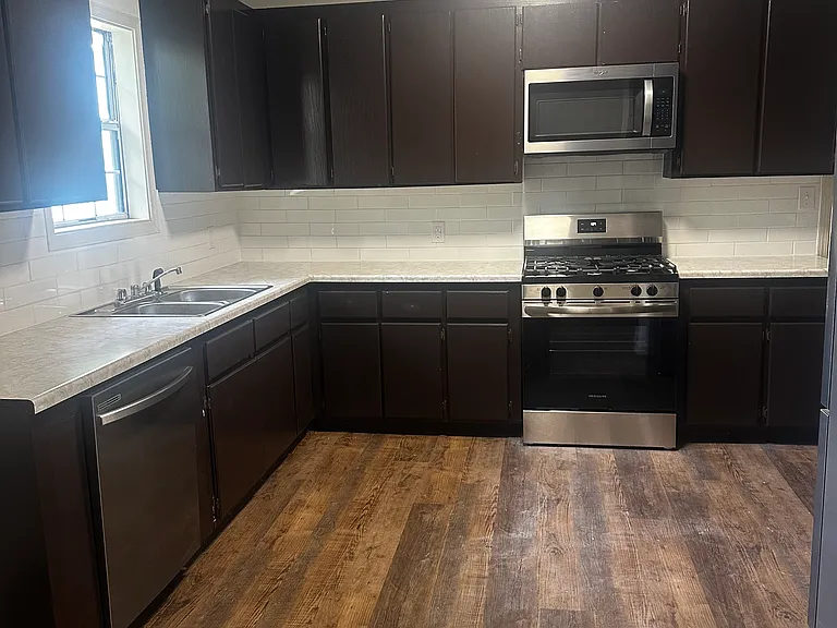 810 E Miami Ave — Photo 8