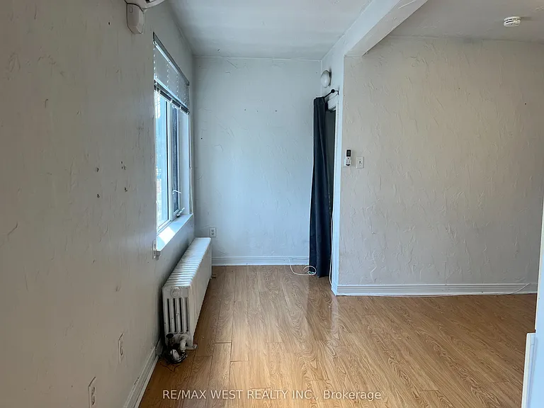 4902 Dundas St W #1 — Photo 10