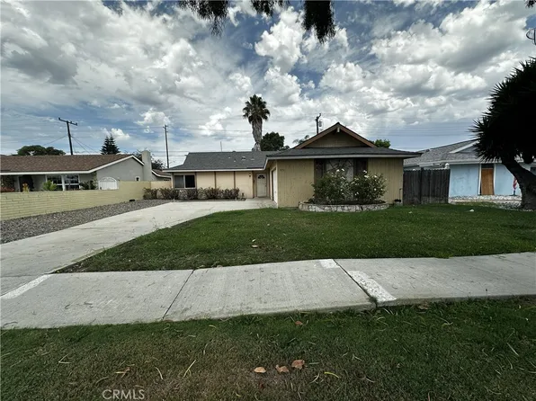 5751 Castle Dr, Huntington Beach, CA 92649