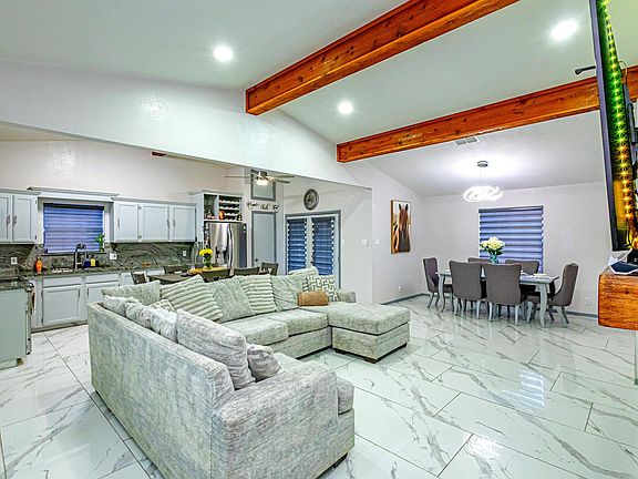 4th image of 308 Venado Ct