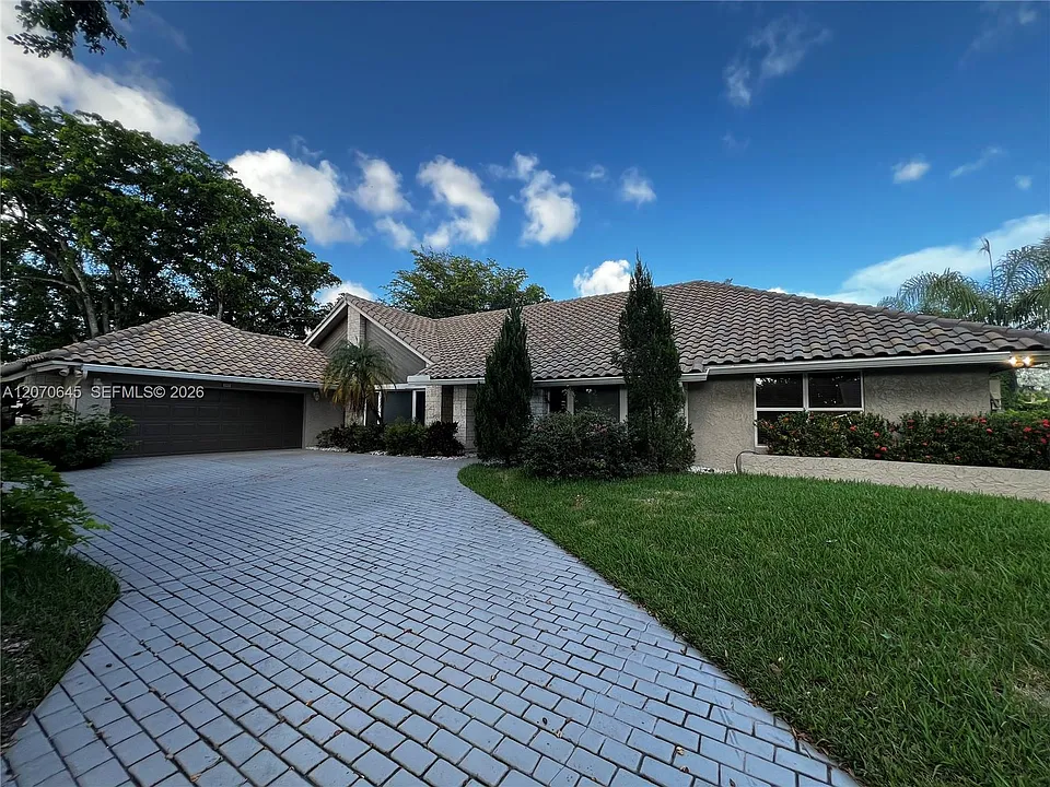 297 NW 104th Ave