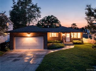86 Mahogany Dr, Williamsville, NY 14221
