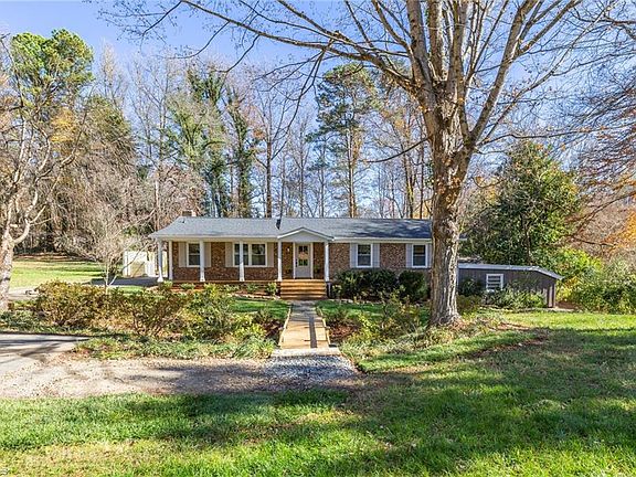 4th image of 1120 Rustic Rd