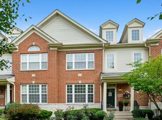 2705 Langley Cir, Glenview, IL 60026