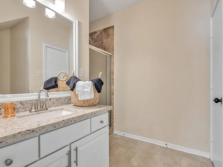 1722 Sun Point Ct — Photo 15