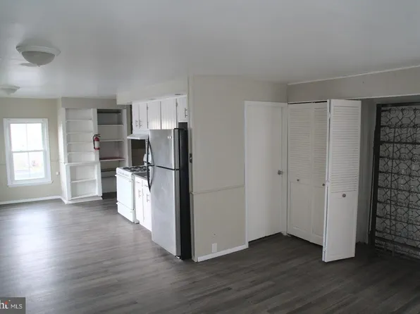 410 Monmouth St, Gloucester City, NJ 08030