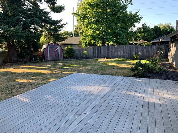 3rd image of 802 SE 132nd Ave