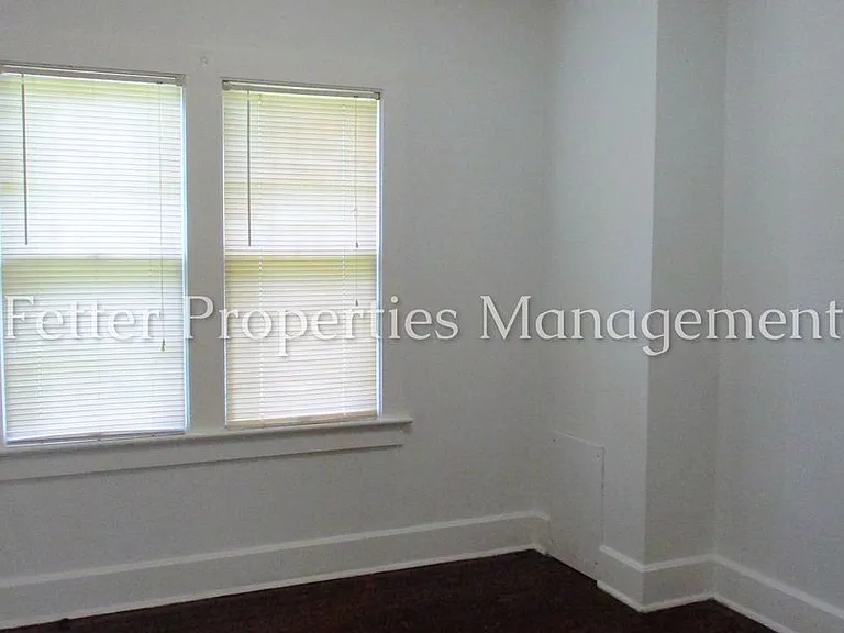 1661 Burdette Ave — Photo 3