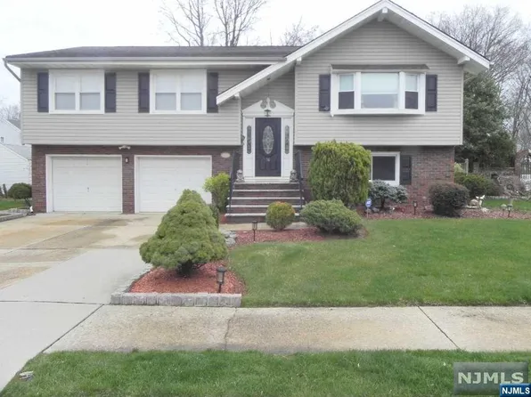 16 Mariani Dr, Little Ferry, NJ 07643